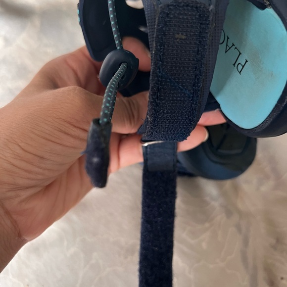 size 11 kids sandals unisex, comfy, pull & Velcro perfect fit for feet. - Picture 4 of 4